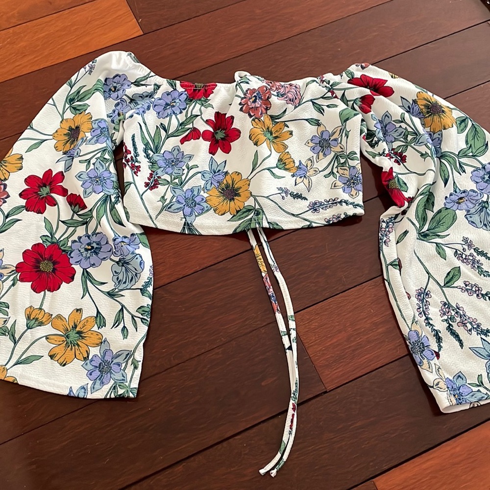 Pretty little thing Floral Crop Top with Bell Sleeves